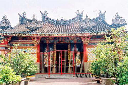 Chùa cổ Kiến An Cung