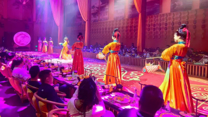 Yến Tiệc Cung Đình