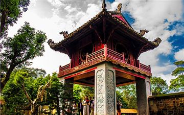 Tour Hà Nội Trong Ngày: Khám Phá Lăng Bác Hồ - Văn Miếu Quốc Tử Giám - Nhà Tù Hỏa Lò