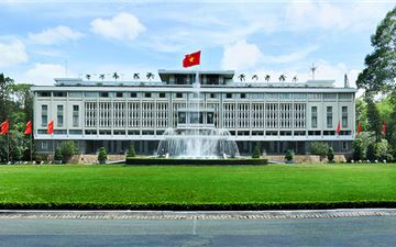 Tour Sài Gòn Trong Ngày: Khám Phá City Tour và Chợ Lớn