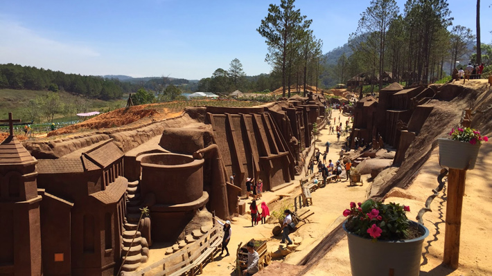 Đường Hầm Đất Sét