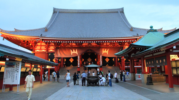 Chùa cổ Asakusa Kannon.