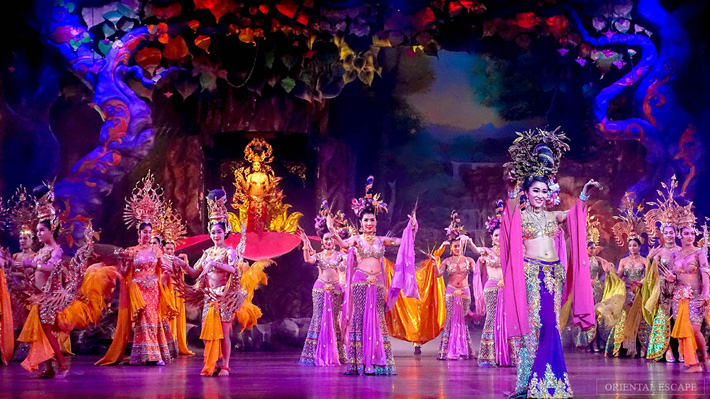 Show Alcazar: Mãn nhãn với màn biểu diễn nghệ thuật, ánh sáng và trang phục hoành tráng.