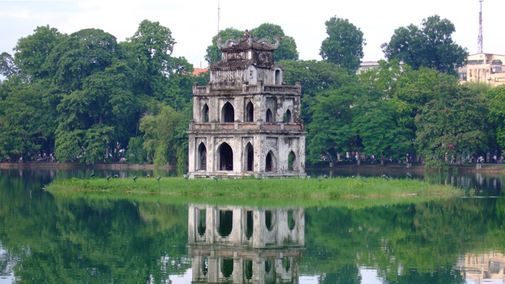 Hồ Hoàn Kiếm.