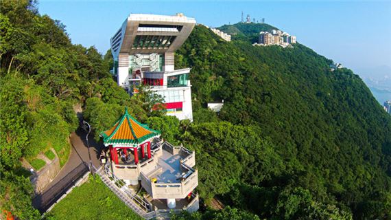 Quan cảnh đỉnh núi Thái Bình.