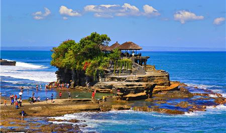 Tour Bali 4N3Đ: Đền Uluwatu - Thác Blangsinga - Đền Tanah Lot