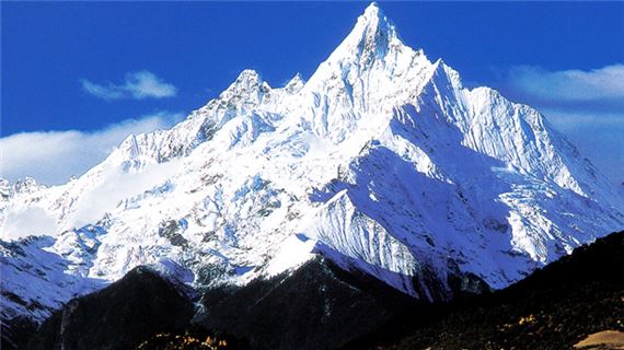 Núi Tuyết Ngọc Long - Một biểu tượng của vẻ đẹp thiên nhiên kỳ vĩ.Núi Tuyết Ngọc Long - Một biểu tượng của vẻ đẹp thiên nhiên kỳ vĩ.