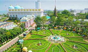 Lâu Đài Tỷ Phú Baan Sukhawadee.