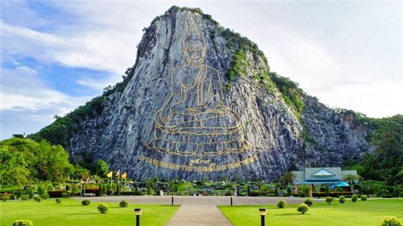 Trân Bảo Phật Sơn một kiệt tác tâm linh khắc trên đá.