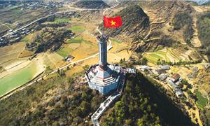Cột cờ Lũng Cú