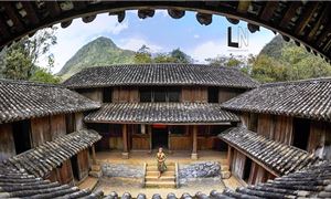 Dinh thự Vua Mèo
