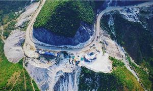 ivivu-deo-thung-khe-deo-da-trang.gif
