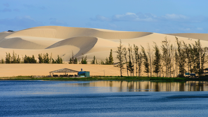 Bàu Trắng.