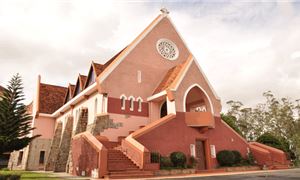 Nhà thờ Domain De Marie.