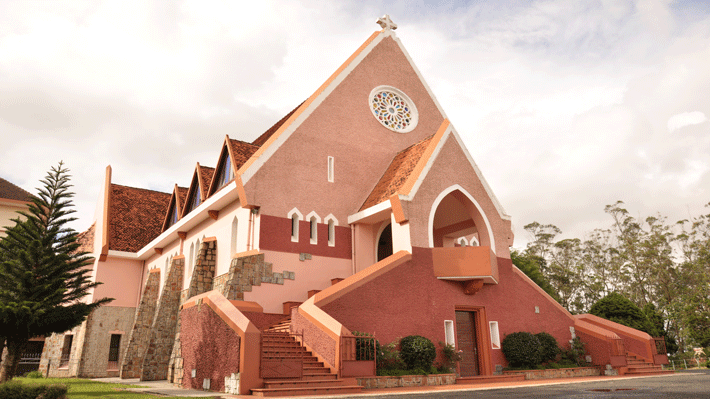 Nhà thờ Domain De Marie.