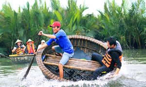 Nghệ thuật chém nước trên thuyền thúng