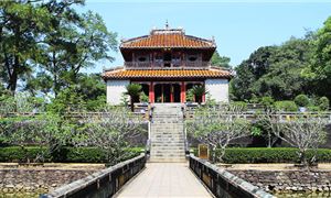 ivivu-lang-minh-mang-2.jpg