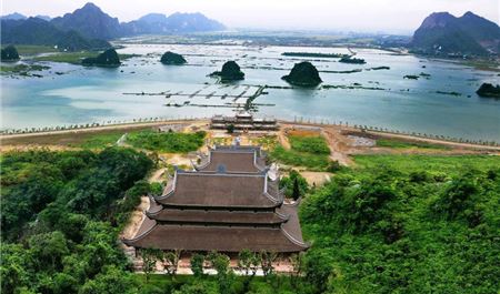 Tour Ninh Bình Trong Ngày: Hà Nội  - Chùa Tam Chúc - Tràng An