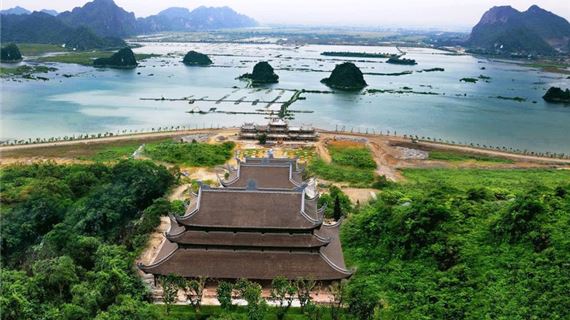 Cảnh quan Tam Chúc.