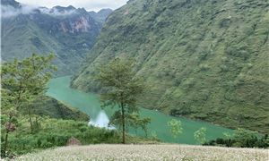 ivivu-ha-giang-nho-que-bia.gif