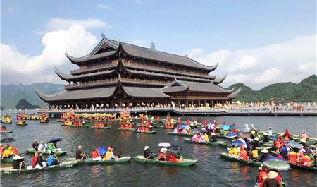 Tour Hành Hương Trong Ngày: Hà Nội - Tam Chúc - Vân Long