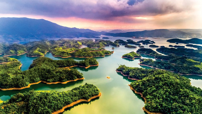 Tà Đùng: Vịnh Hạ Long trên Cao Nguyên.