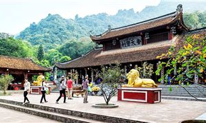 ivivu-chua-huong-bia.gif