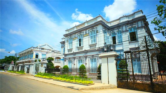 Nhà Công Tử Bạc Liêu.