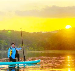 Tour Đà Lạt Nửa Ngày: Chèo SUP Ngắm Hoàng Hôn Hồ Tuyền Lâm