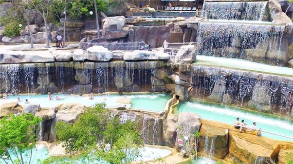 Suối khoáng nóng Tháp Bà