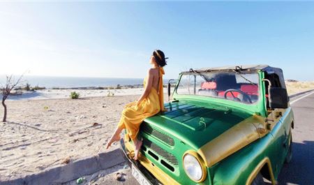 Tour Mũi Né Trong Ngày: Jeep Tour Đồi Cát Bay - Bàu Trắng - Suối Tiên - Làng Chài - Cung Đường Đôi - Quạt Gió