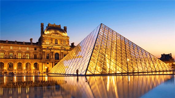 Bảo tàng Louvre, Pháp.