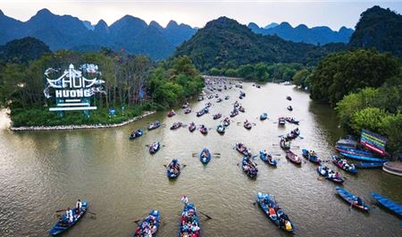 Tour Hà Nội Trong Ngày: Tham quan Chùa Hương