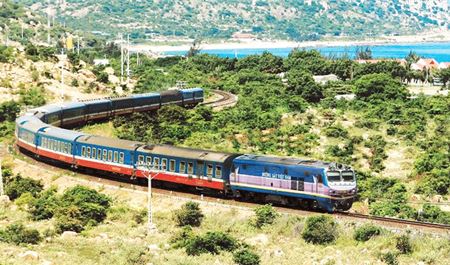 Tour Xe Lửa Phan Thiết 2N1Đ: HCM - Núi Tà Cú - Thanh Minh Tự