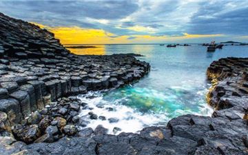 Tour Phú Yên 3N3Đ: HCM - Gành Đá Dĩa - Đảo Hòn Nưa - Canary Garden (Xe limousine)