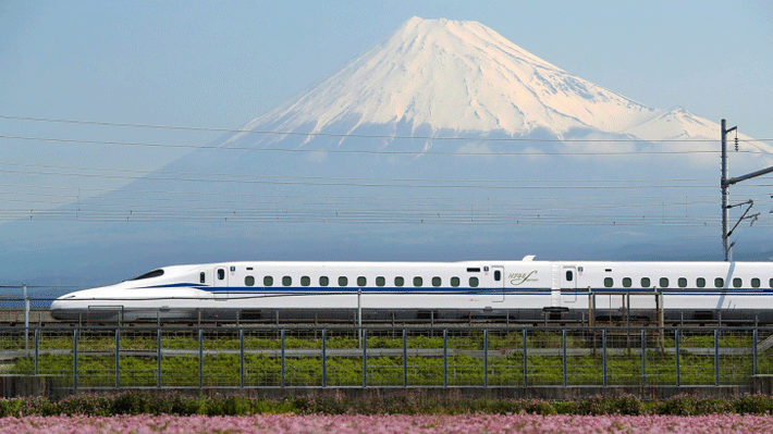 Tàu siêu tốc Shinkansen.