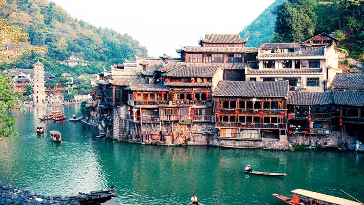 Phượng Hoàng cổ trấn