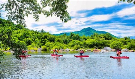 Tour Quy Nhơn Trong Ngày: Khám Phá Tây Sơn - Hầm Hô