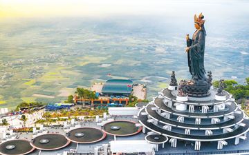 Tour Cao Cấp Tây Ninh 2N1Đ: Nóc Nhà Nam Bộ - Vinpearl Tây Ninh (Xe Limousine)