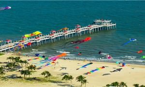 ivivu-cau-hamptons-pier.jpg