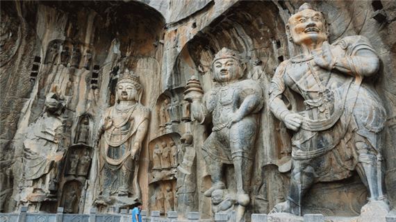 Long Môn Thạch Động - Nghệ thuật điêu khắc tinh xảo trên vách nú