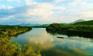 ivivu-doi-vong-canh-hue.gif