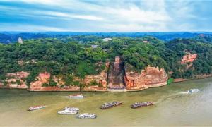 Lạc Sơn Đại Phật.