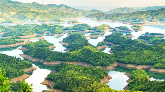 Tà Đùng: Vịnh Hạ Long trên Cao Nguyên.