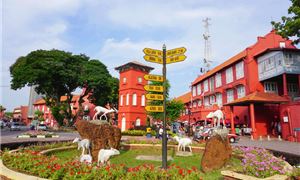 ivivu-quang-truong-ha-lan-malaysia.gif