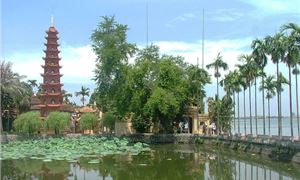 ivivu-chua-tran-quoc-1.gif