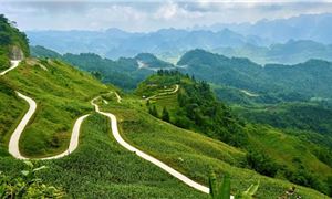 ivivu-cong-troi-quan-ba-ha-giang.jpg