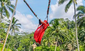 Trò chơi Swing tại Bali.