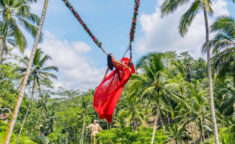 Trò chơi Swing tại Bali.