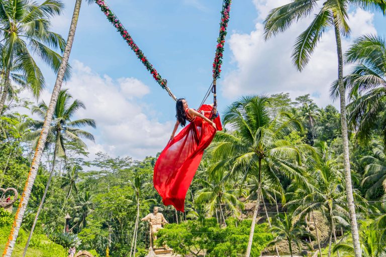 Trò chơi Swing tại Bali.